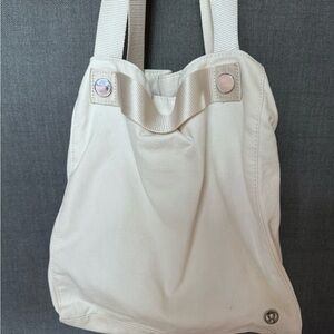 Lululemon All Avenues 19L white canvas tote bag
